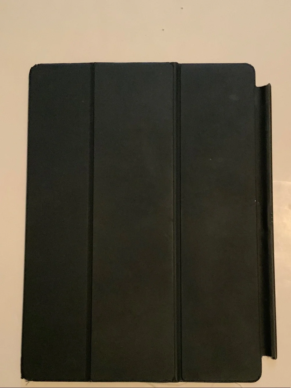 Apple Black Tri-Fold iPad Smart Cover